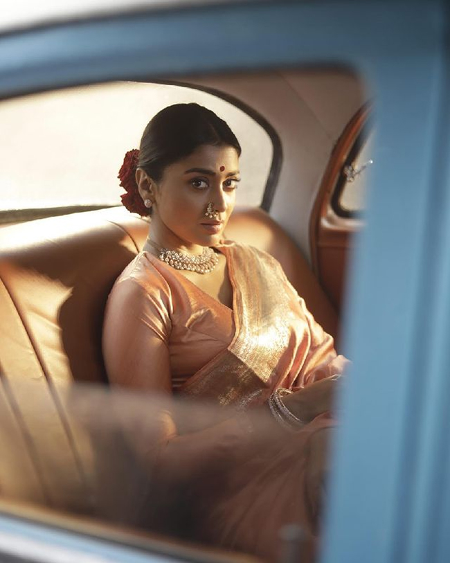 Shriya Saran Pulls Of The Vintage Fashion